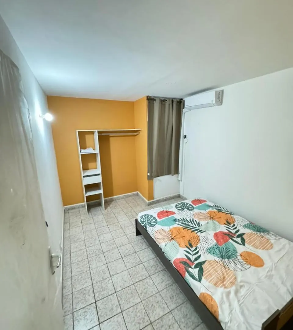 Appartement Paisible En Colocation Πουάντ-α-Πιτρ