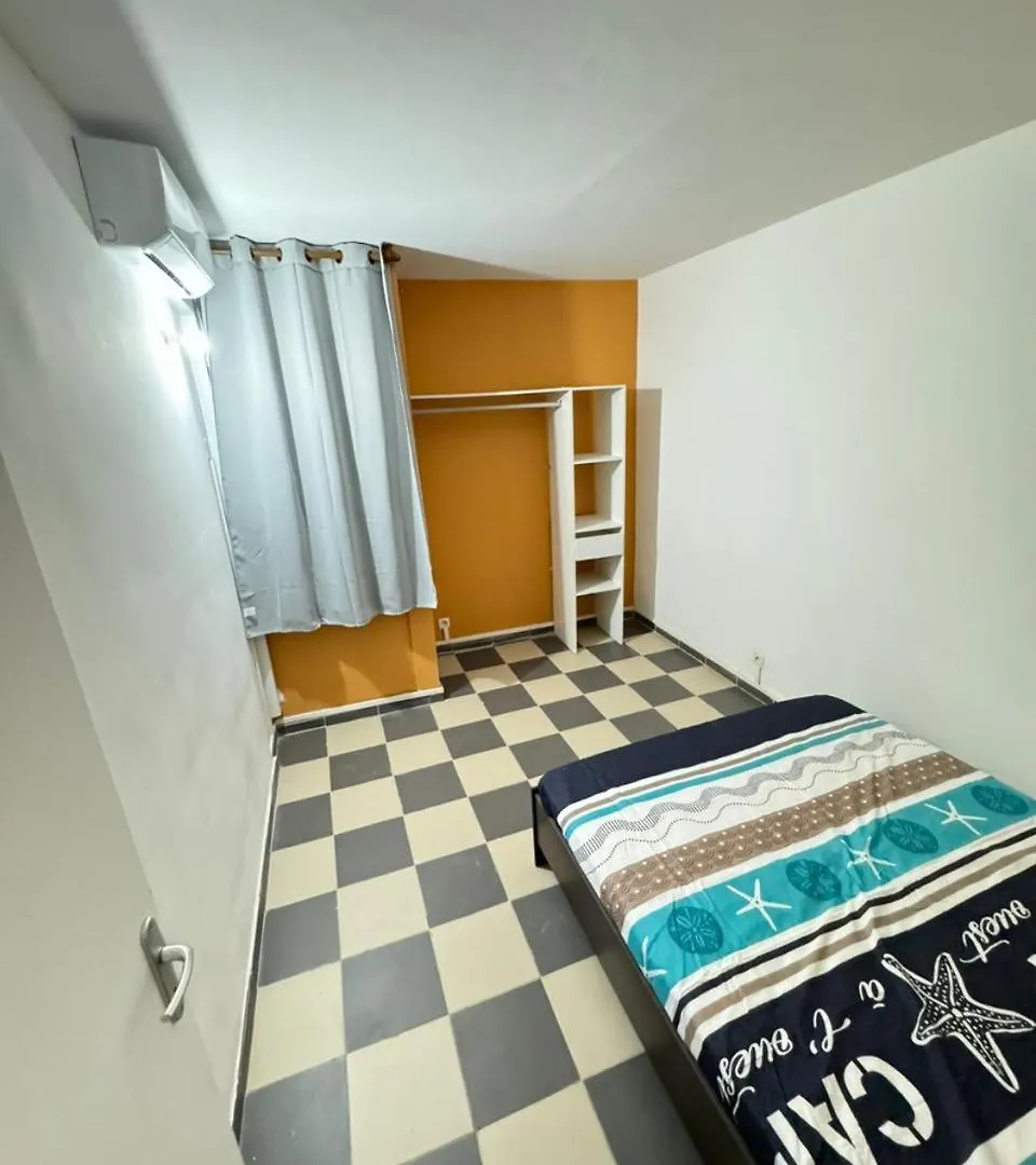Bed and Breakfast Appartement Paisible En Colocation Πουάντ-α-Πιτρ
